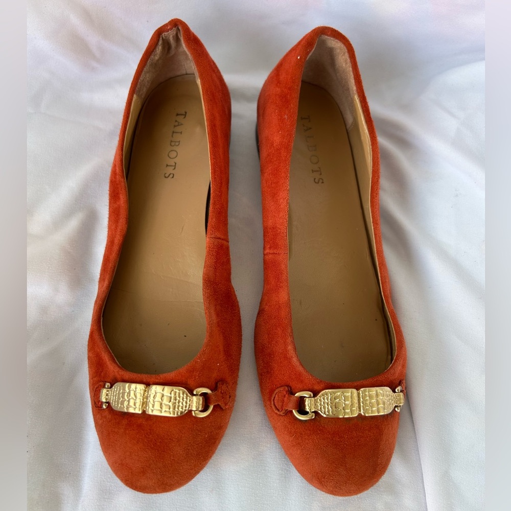 EUC Talbots burnt orange suede ballet flats with gold buckles size 7M